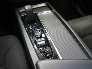 Volvo XC60 B4 D Momentum Pro Auto 145 kW (197 CV)