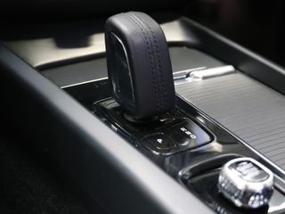 Volvo XC60 B4 D Momentum Pro Auto 145 kW (197 CV)