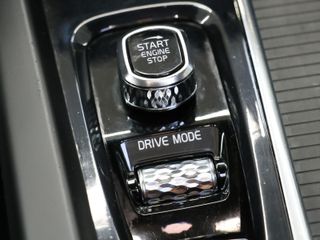 Volvo XC60 B4 D Momentum Pro Auto 145 kW (197 CV)