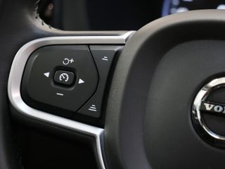 Volvo XC60 B4 D Momentum Pro Auto 145 kW (197 CV)