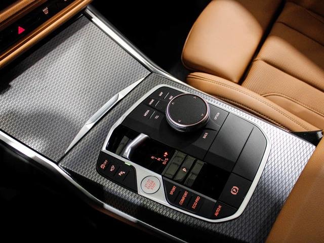 BMW Serie 3 2025, foto 17