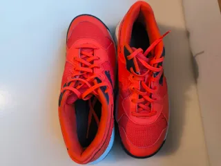 Zapatillas Puma . Talla 40 .