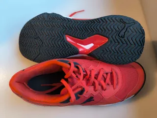 Zapatillas Puma . Talla 40 .