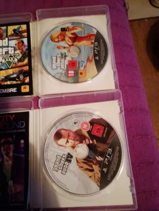 Juegos PS3 Grand Theft Auto IV y V