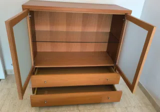 Mueble salón vitrina madera y cristal