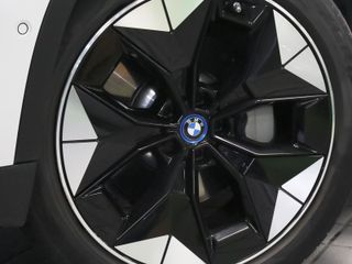 BMW iX3 80 kWh 210 kW (286 CV)