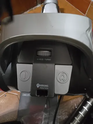 Aspirador Cecotec con Accesorios