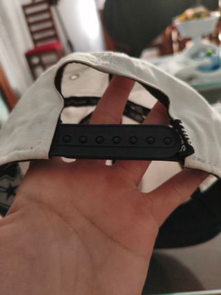 Gorra Famous New Era ajustable