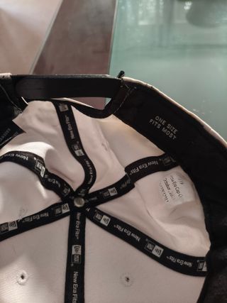 Gorra Famous New Era ajustable