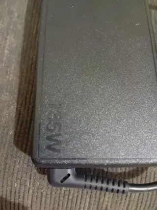 Cargador Lenovo 135W ADL135NLC3A Original