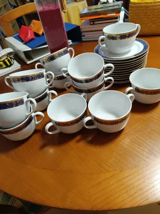 Elegante juego consomé 12 servicios porcelana fina