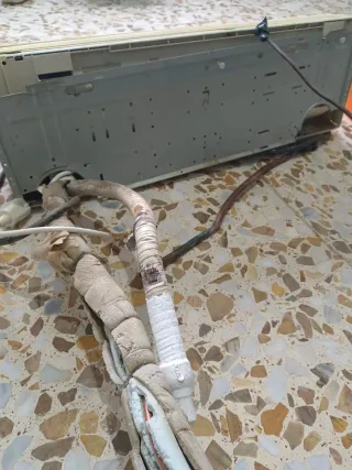 Aire Acondicionado Fujitsu (necesita recarga)