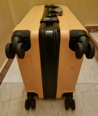 Maleta de viaje Amarilla 24"