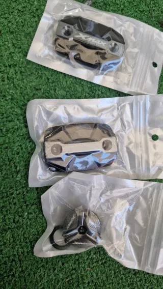 Tapas XMAX para depósito de freno