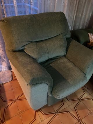 Sillón individual cómodo verde