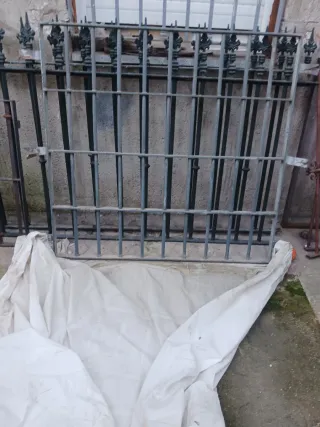 Reja de ventana blanca