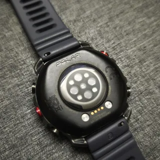 POLAR GRIT X2 PRO TITÁN