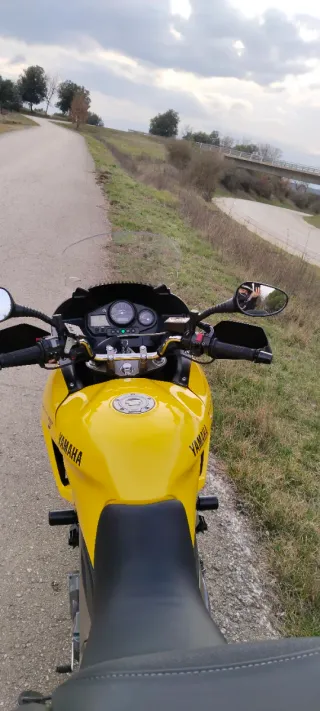 Yamaha TDM 900 '03 Amarilla