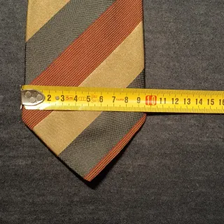 Corbata rayas Dolce Gabana pin up