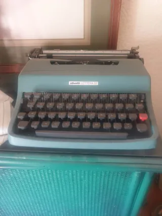 Máquina de escribir Olivetti Lettera 32