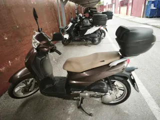 Scooter Peugeot con 21.000 km
