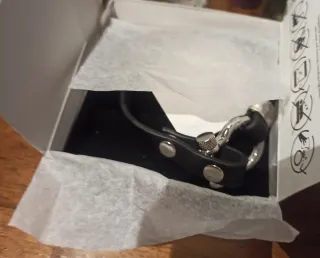 Pulsera Oriflame Cuero y Metal