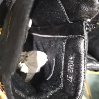 Botines Amor Amore Negros Nuevos. Lleva cremallera