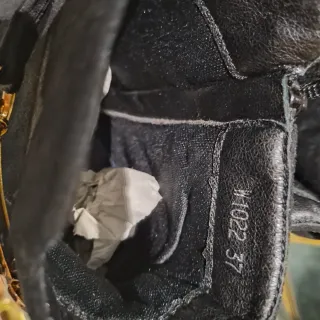 Botines Amor Amore Negros Nuevos. Lleva cremallera