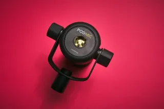 Micrófono Rode Podmic Negro