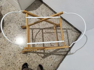 Moisés de mimbre con soporte de madera + fundas