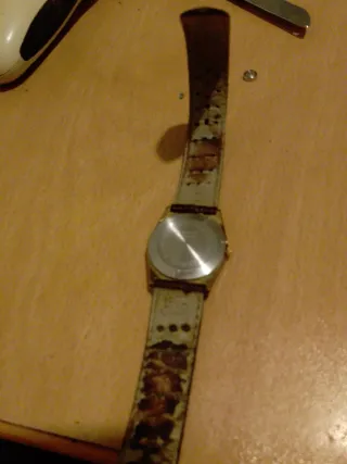 Reloj Casio Quartz Dorado