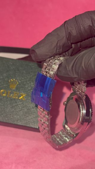 Reloj e hombre Negro