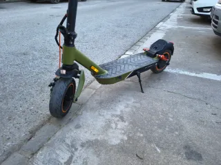 Patinete Eléctrico Verde y Negro