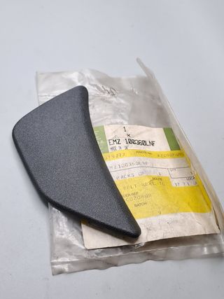 EMZ100360LNF Embellecedor cinturón Freelander