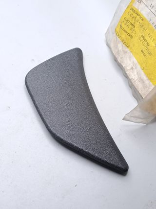 EMZ100360LNF Embellecedor cinturón Freelander