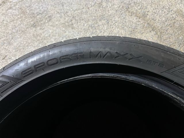 245/45/19 Dunlop Sport Maxx RT2