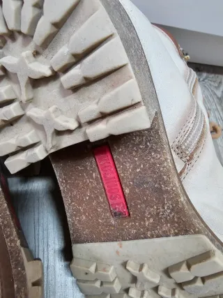 Regalo botines beige y marrón