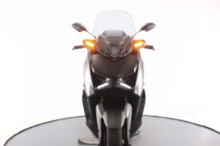 YAMAHA X-MAX 300 TECH MAX 2025