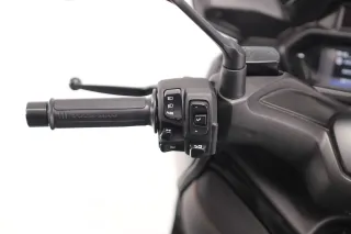 YAMAHA X-MAX 300 TECH MAX 2025