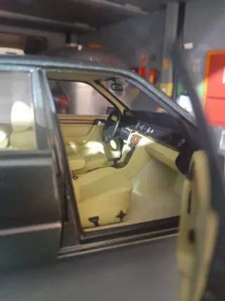 Mercedes 230e Norev no autoart minichamps kyosho