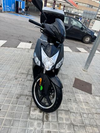 Moto Scooter Negra Automática 2020 7000km
