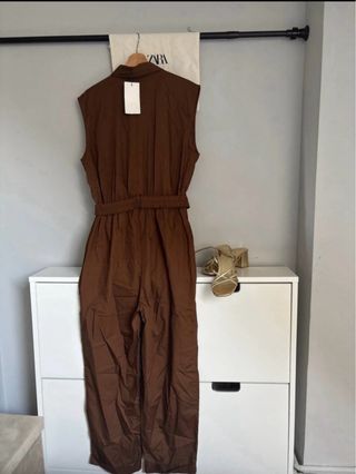 Mono Zara marrón sin mangas