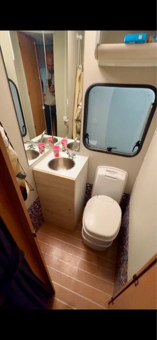 Se vende caravana Sun Roller Jazz 490 cp año 2006.