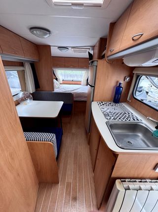 Se vende caravana Sun Roller Jazz 490 cp año 2006.