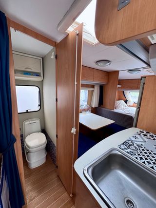 Se vende caravana Sun Roller Jazz 490 cp año 2006.