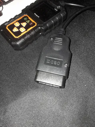 Lector OBDII universal (código errores)