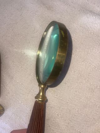 Cuchillo para cartas antiguo y lupa