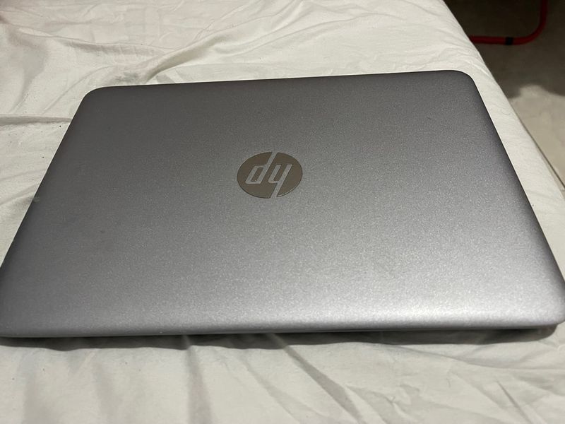 PORTATIL HP 15.6" i5  16GB RAM 256GB SSD
