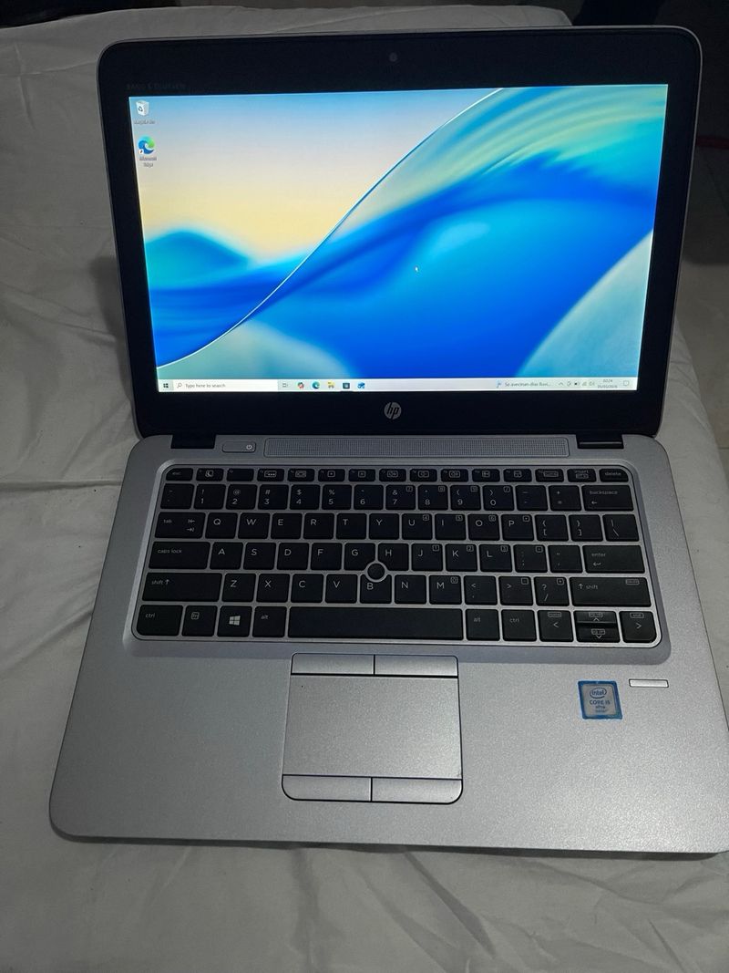PORTATIL HP 15.6" i5  16GB RAM 256GB SSD afbeelding 2