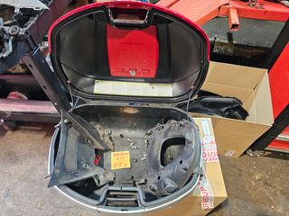 Baúl Givi Yamaha Majesty 400 con soporte